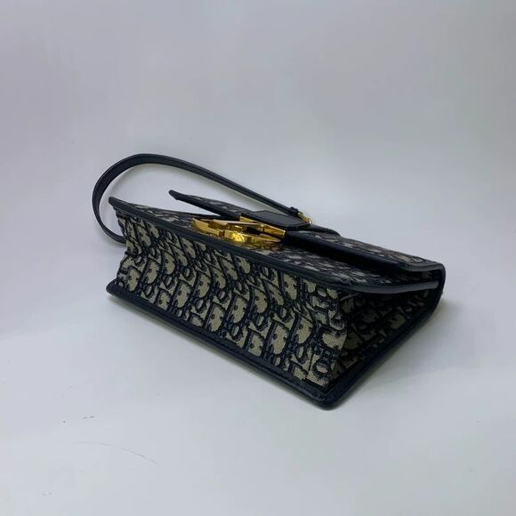 Dior Women Pre-Loved Bag Very Good Condition - Picture 7 of 9
